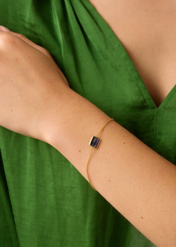 Pippa Small 18kt Gold Kyanite Small Single Stone Bracelet