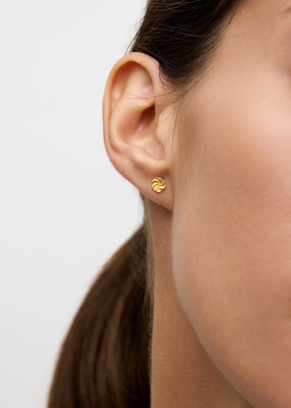 Pippa Small 18kt Gold Flower Studs