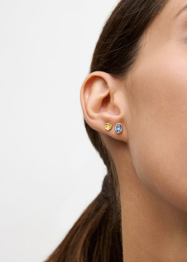 Pippa Small 18kt Gold Kyanite Classic Studs
