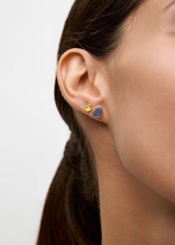 Pippa Small 18kt Gold Tanzanite Classic Studs