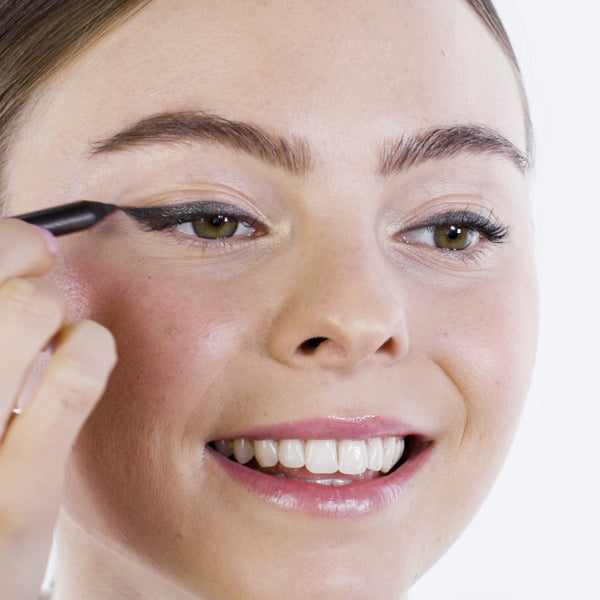 Pixi Pixi + Hello Kitty Endless Silky Eye Pen