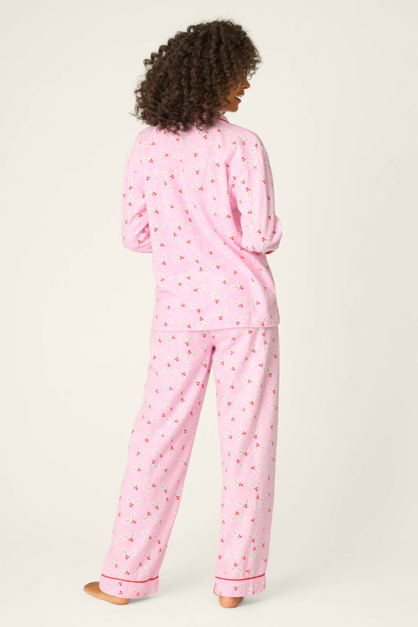 Pj Salvage 4-Piece Mistletoe Print Flannel Gift Set