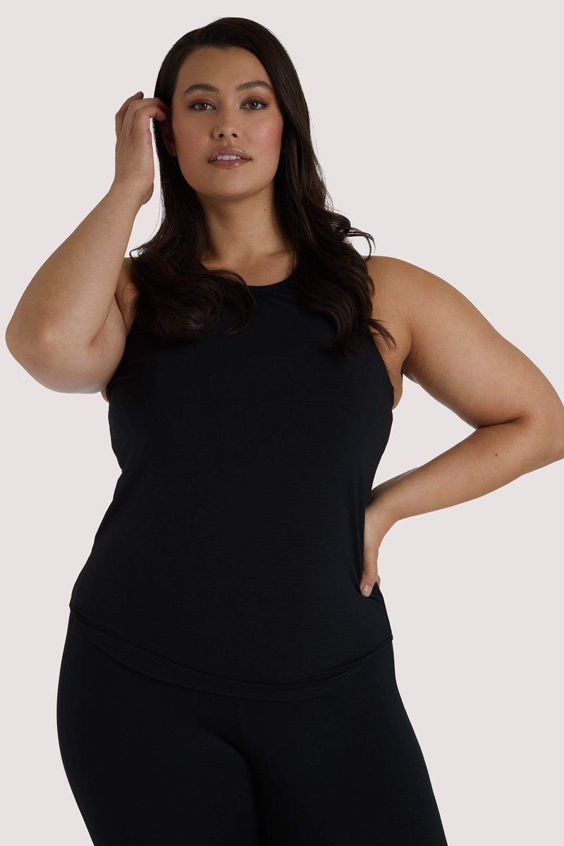 playful promises Black Curve Vest