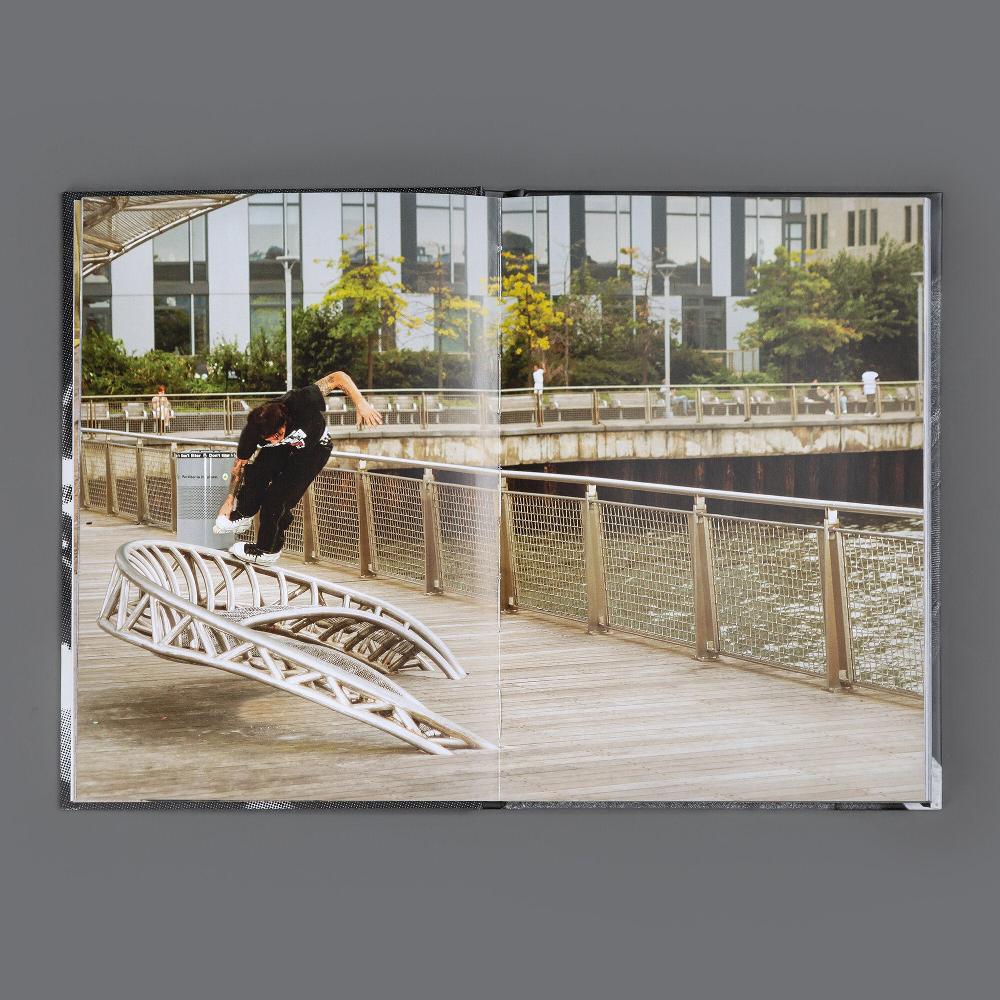 Playlife Mesmer Book NY MESMER - Aggressive Accessories