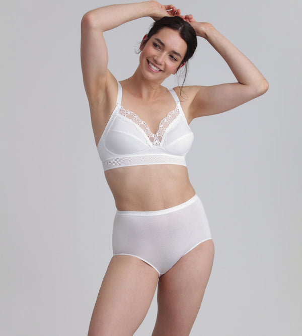 Playtex Non-wired Bra In White Feel Good Support Cotton