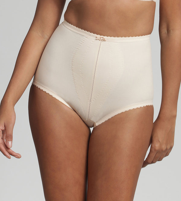 playtex Shaping girdle in beige I Can't Believe It's a Girdle
