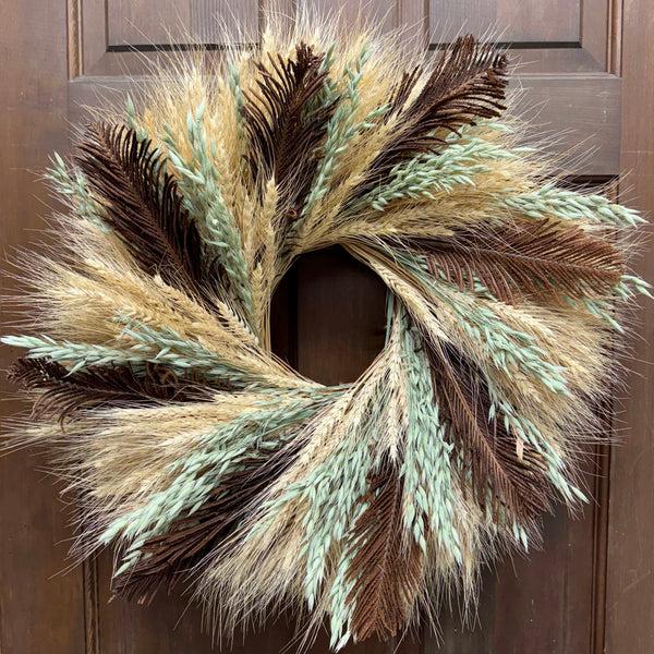 plow & hearth Blond Wheat and Fern Fonds Dried Wreath