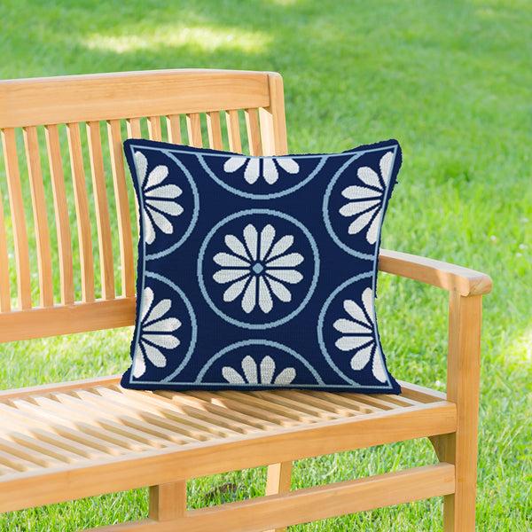 plow & hearth Blue Coastal Indoor/Outdoor Hooked Pillow 18"x18"