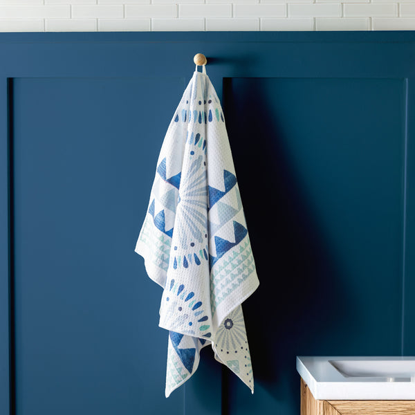 plow & hearth Blue Coastal Kitchen Towel Quick Dry Waffle Weave Double-Sided Shibori 30"L x 18"W
