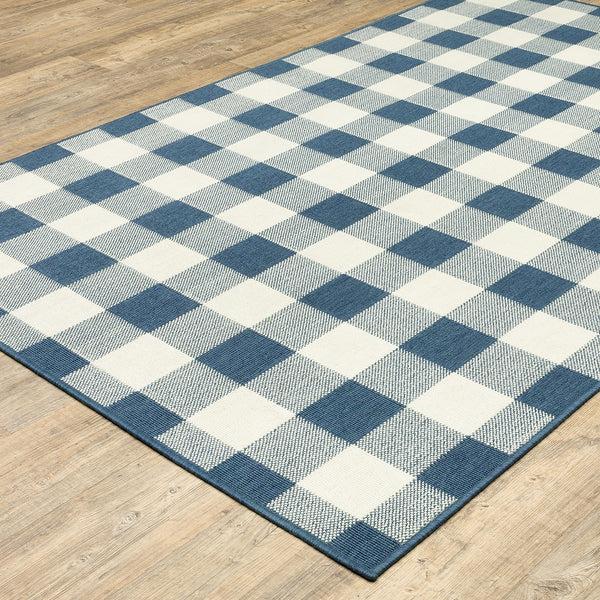 Plow & Hearth Buffalo Plaid Indoor And Outdoor Polypropylene Rug 6'7" X 9'6"