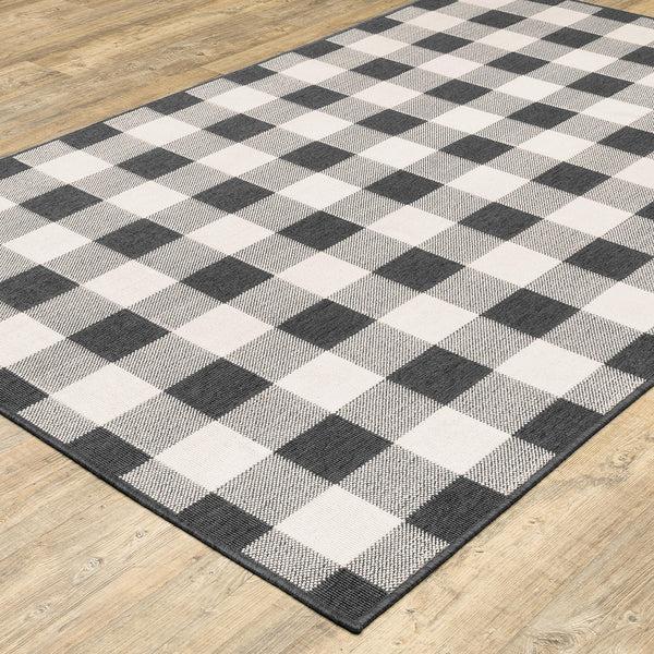 plow & hearth Buffalo Plaid Indoor and Outdoor Polypropylene Runner 2'3" x 7'6"