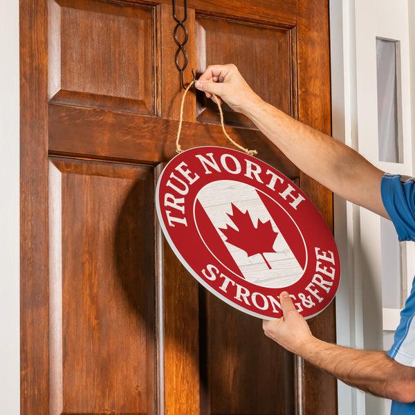 Plow & Hearth Canada Strong True North Wood Door Décor Strong & Free 18"