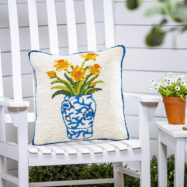 plow & hearth Chinoiserie Bloom Daffodil Indoor/Outdoor Hooked Pillow 18"x18"