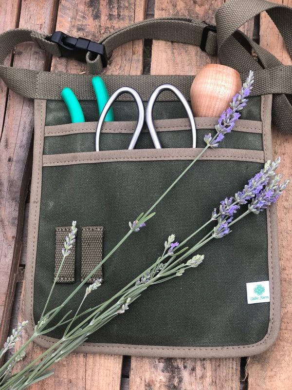 plow & hearth Garden Tool Belt - Waxed Canvas for Gardening