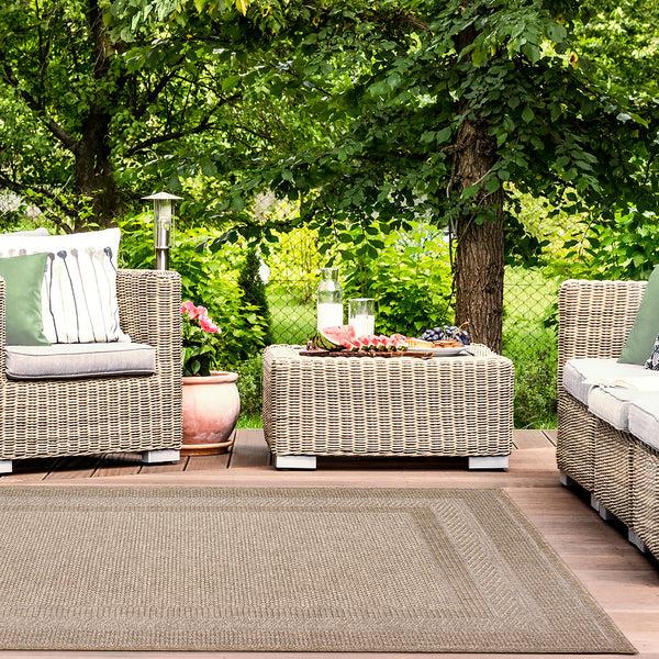 plow & hearth Indoor/Outdoor Beachcomber Border Rug 6'6" x 9'4"