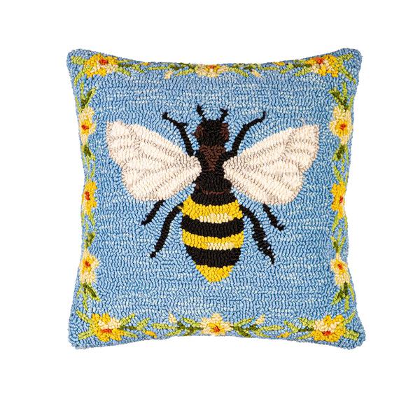Plow & Hearth Indoor/Outdoor Bee Hooked Polypropylene Throw Pillow