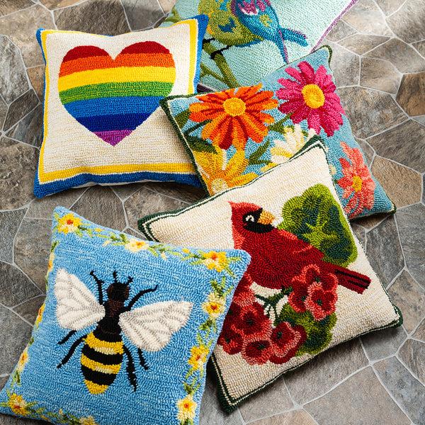 Plow & Hearth Indoor/Outdoor Cardinal/Geranium Hooked Polypropylene Throw Pillow 18"x18"