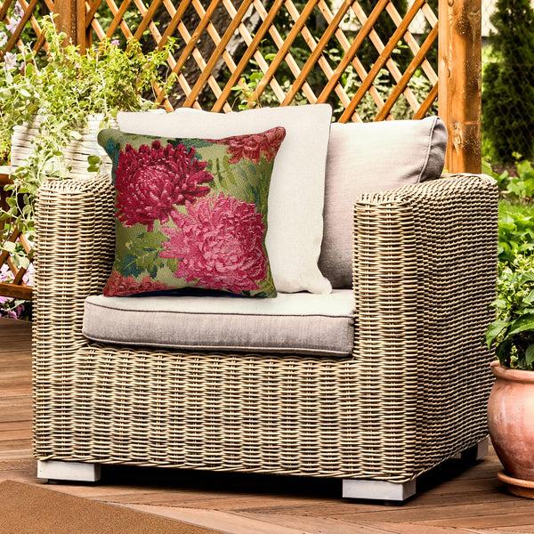 Plow & Hearth Indoor/Outdoor Chrysanthemum Polypropylene Throw Pillow