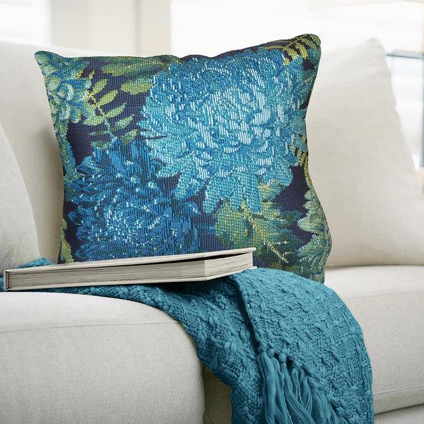 Plow & Hearth Indoor/Outdoor Chrysanthemum Polypropylene Throw Pillow
