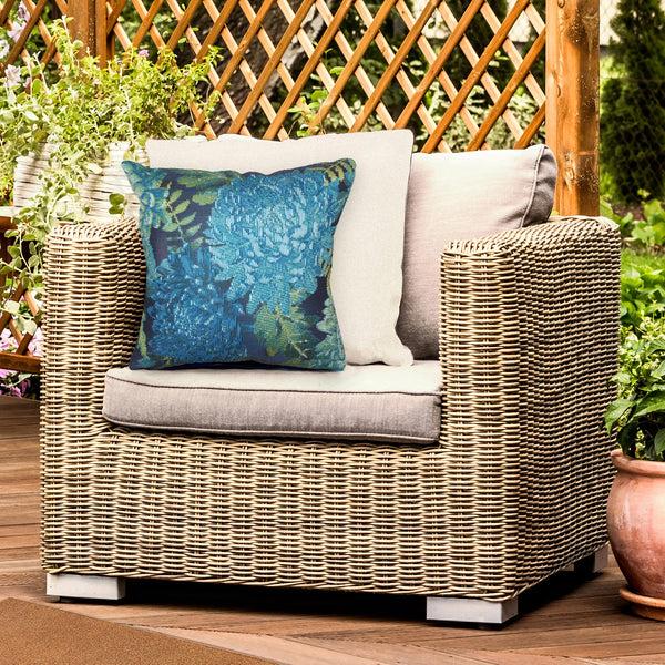 plow & hearth Indoor/Outdoor Chrysanthemum Polypropylene Throw Pillow