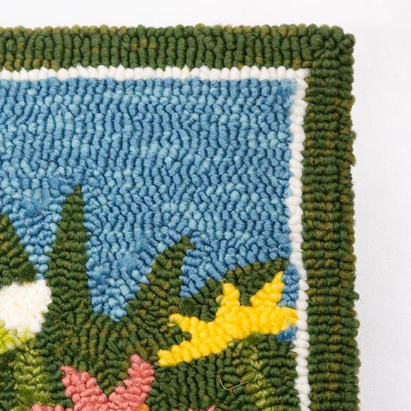 Plow & Hearth Indoor/Outdoor Daisy Walk Hooked Polypropylene Accent Rug