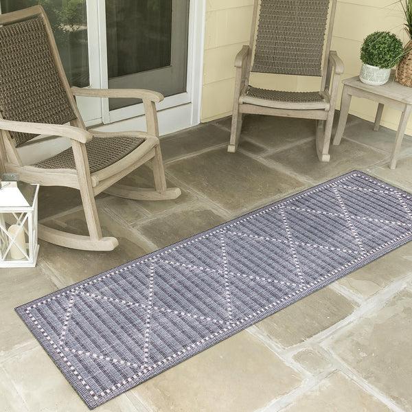 Plow & Hearth Indoor/Outdoor Diamonds Rug 23" X 7'6" Runner