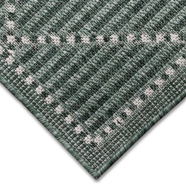 Plow & Hearth Indoor/Outdoor Diamonds Rug 7'10" X 9'10"