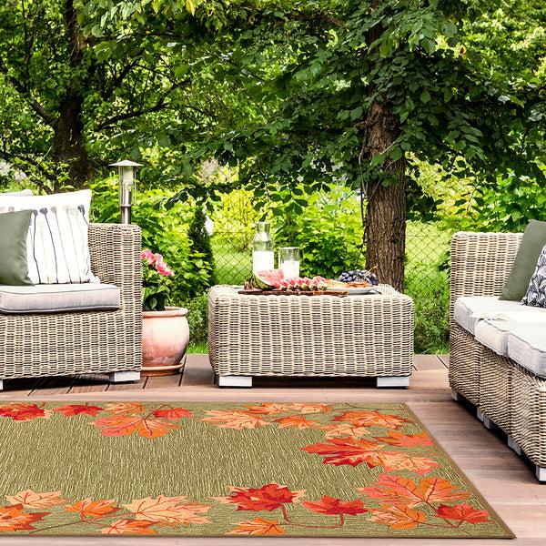 Plow & Hearth Indoor/Outdoor Falling Leaves Border Rug 7'6" X 9'6"