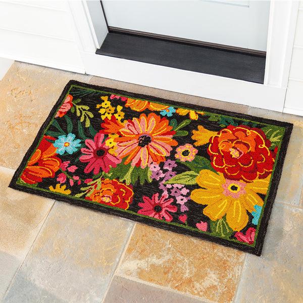 plow & hearth Indoor/Outdoor Fresh Picked Hand-Hooked Polypropylene Accent Rug