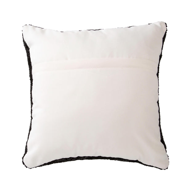 Plow & Hearth Indoor/Outdoor Fresh Picked Hooked Polypropylene Throw Pillow