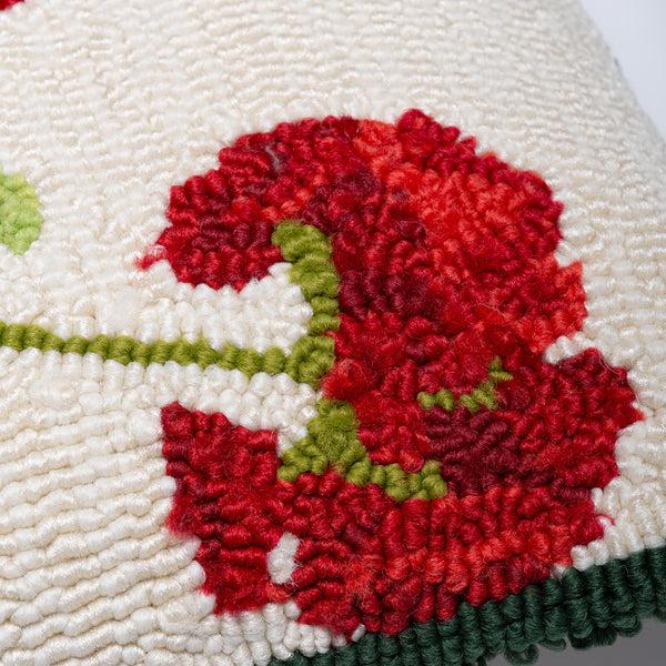Plow & Hearth Indoor/Outdoor Geranium Hooked Polypropylene Throw Pillow