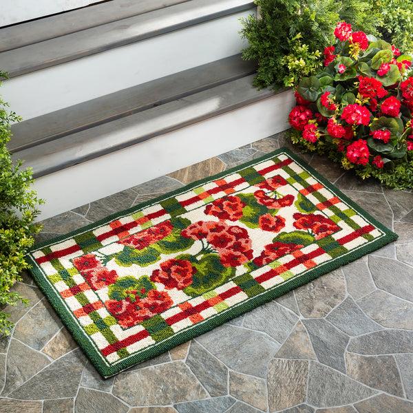 plow & hearth Indoor/Outdoor Geranium Plaid Hooked Polypropylene Accent Rug