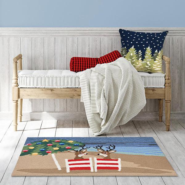 plow & hearth Indoor/Outdoor Hand-Hooked Beach Reindeer Accent Rug 24" x 36"
