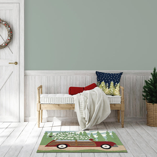 plow & hearth Indoor/Outdoor Hand-Hooked Christmas Pine Accent Rug