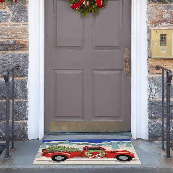 plow & hearth Indoor/Outdoor Hand-Hooked Christmas Truck Accent Rug 20" x 30"