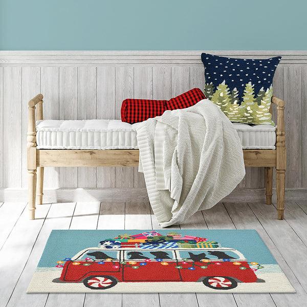 plow & hearth Indoor/Outdoor Hand-Hooked Happy Howlidays Accent Rug 30" x 48"