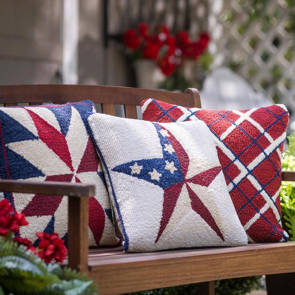Plow & Hearth Indoor/Outdoor Hand-Hooked Star Throw Pillow
