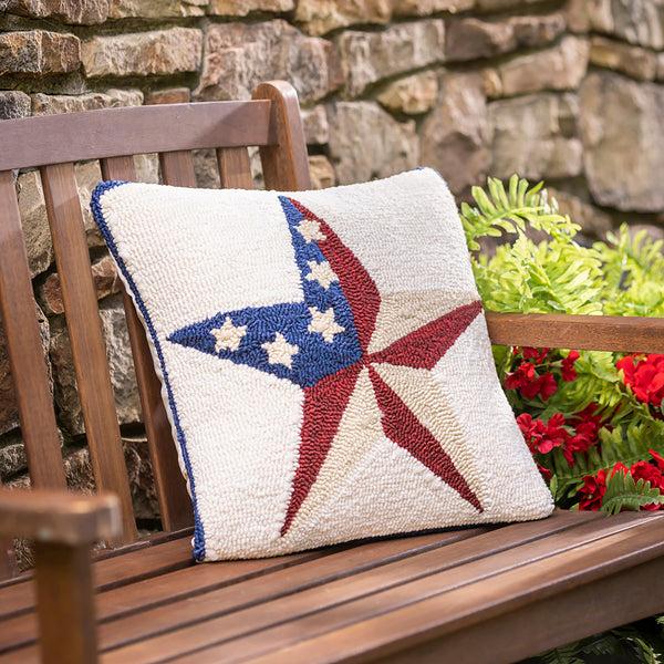 plow & hearth Indoor/Outdoor Hand-Hooked Star Throw Pillow