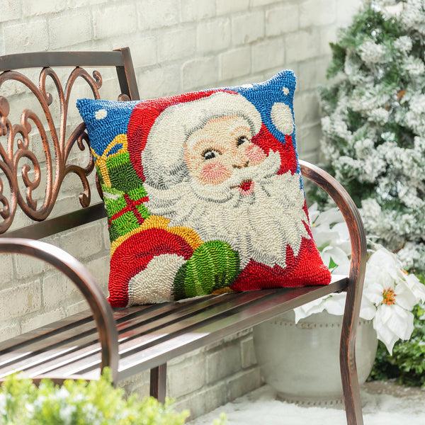 plow & hearth Indoor/Outdoor Hooked Pillow Santa Polypropylene 18"x18"