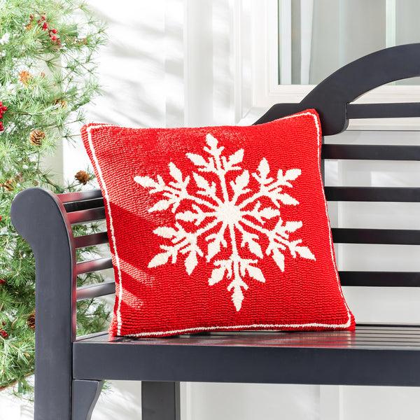 plow & hearth Indoor/Outdoor Hooked Pillow Snowflake Polypropylene 18"x18"