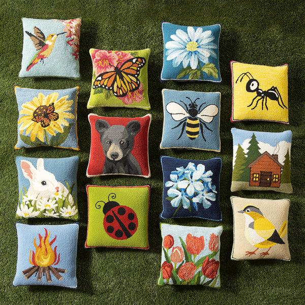 Plow & Hearth Indoor/Outdoor Hooked Polypropylene Bunny Throw Pillow
