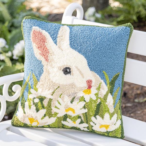 plow & hearth Indoor/Outdoor Hooked Polypropylene Bunny Throw Pillow