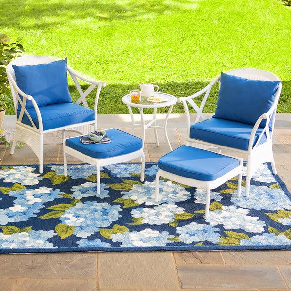 Plow & Hearth Indoor/Outdoor Hydrangea Hooked Rug 3.5' X 5.5'
