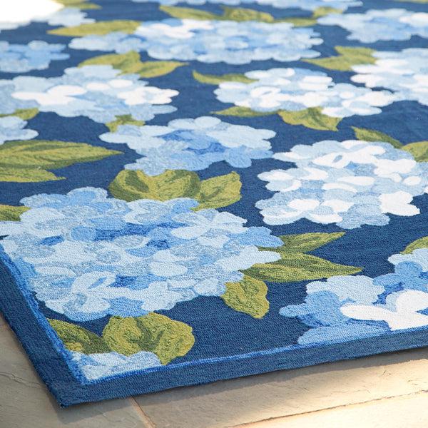Plow & Hearth Indoor/Outdoor Hydrangea Hooked Rug 3.5' X 5.5'