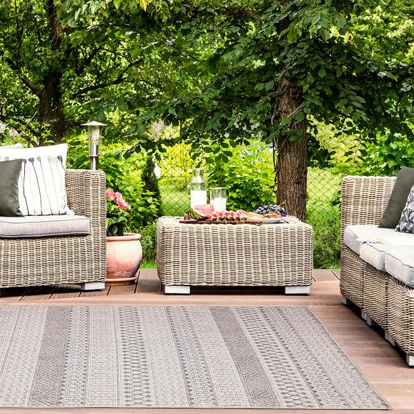 plow & hearth Indoor/Outdoor Kitty Hawk Striped Rug 5'3" x 7'3"