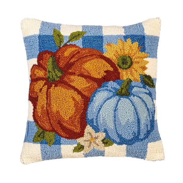 Plow & Hearth Indoor/Outdoor Pumpkin Patch Hooked Polypropylene Throw Pillow 18"x18"