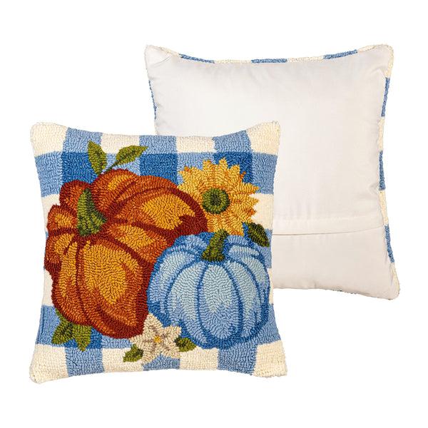 Plow & Hearth Indoor/Outdoor Pumpkin Patch Hooked Polypropylene Throw Pillow 18"x18"