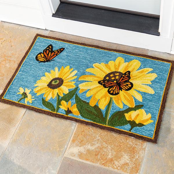 plow & hearth Indoor/Outdoor Sunflower and Butterfly Hooked Polypropylene Accent Rug