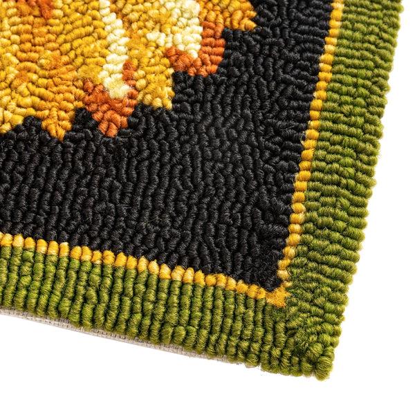 Plow & Hearth Indoor/Outdoor Sunflower Fields Hand-Hooked Polypropylene Accent Rug