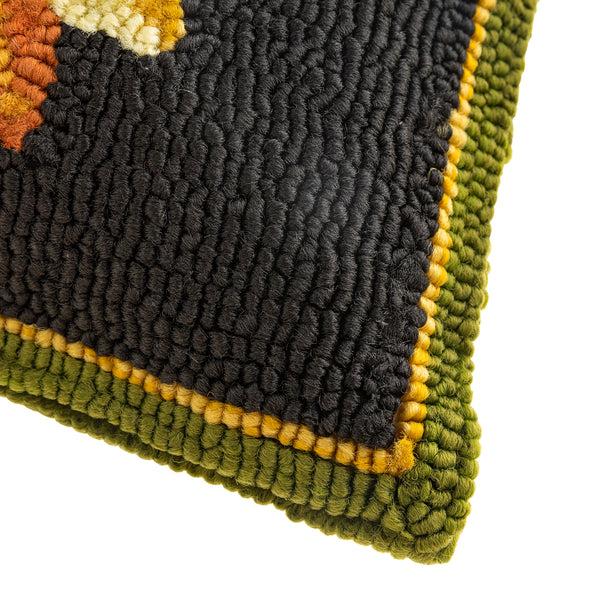 Plow & Hearth Indoor/Outdoor Sunflower Fields Hand-Hooked Polypropylene Throw Pillow